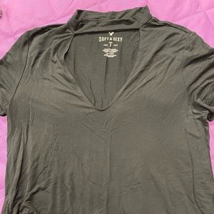 American Eagle short sleeve shirt with neck band. Size SMALL